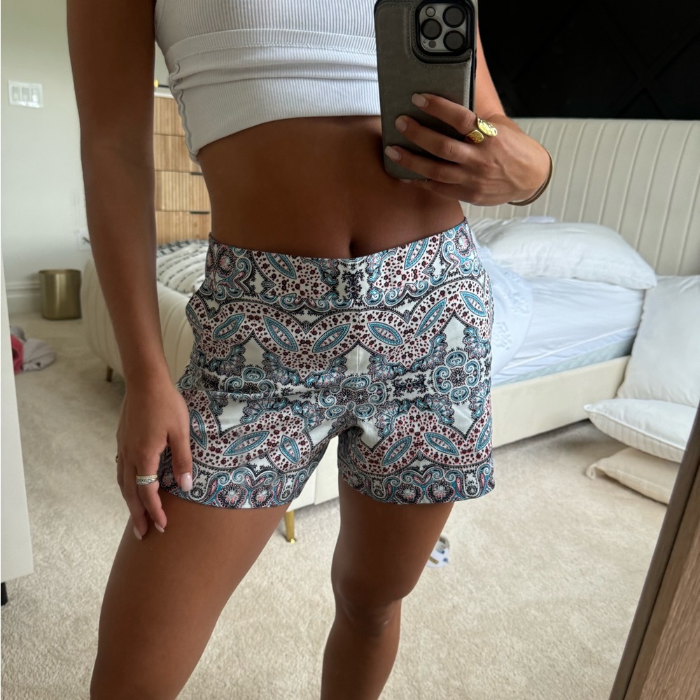 Express Patterned Shorts - image 2
